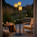 Elegante Solarbetriebene Gartenlampe aus Rattan mit Drei Lampenschirmen